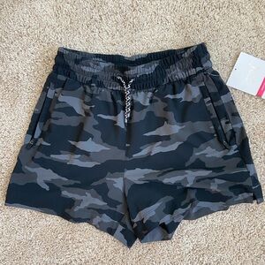 Athleta girl play more 3” short. 14 yrs